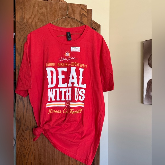 Gildan Tops - Gildan Kansas City Chiefs Red Graphic T-Shirt